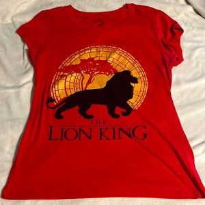 A short sleeve tee